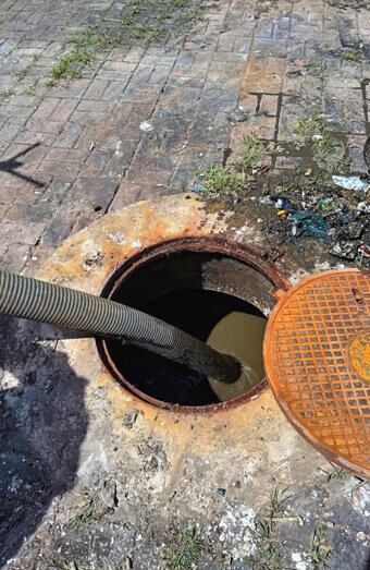 https://blockeddrainssouthperth.com.au/uploads/2025/07/blocked-drains-50219.jpg