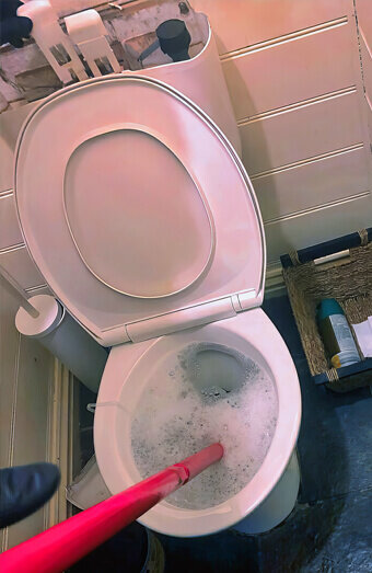 https://blockeddrainssouthperth.com.au/uploads/2025/07/blocked-toilet-74011.jpg